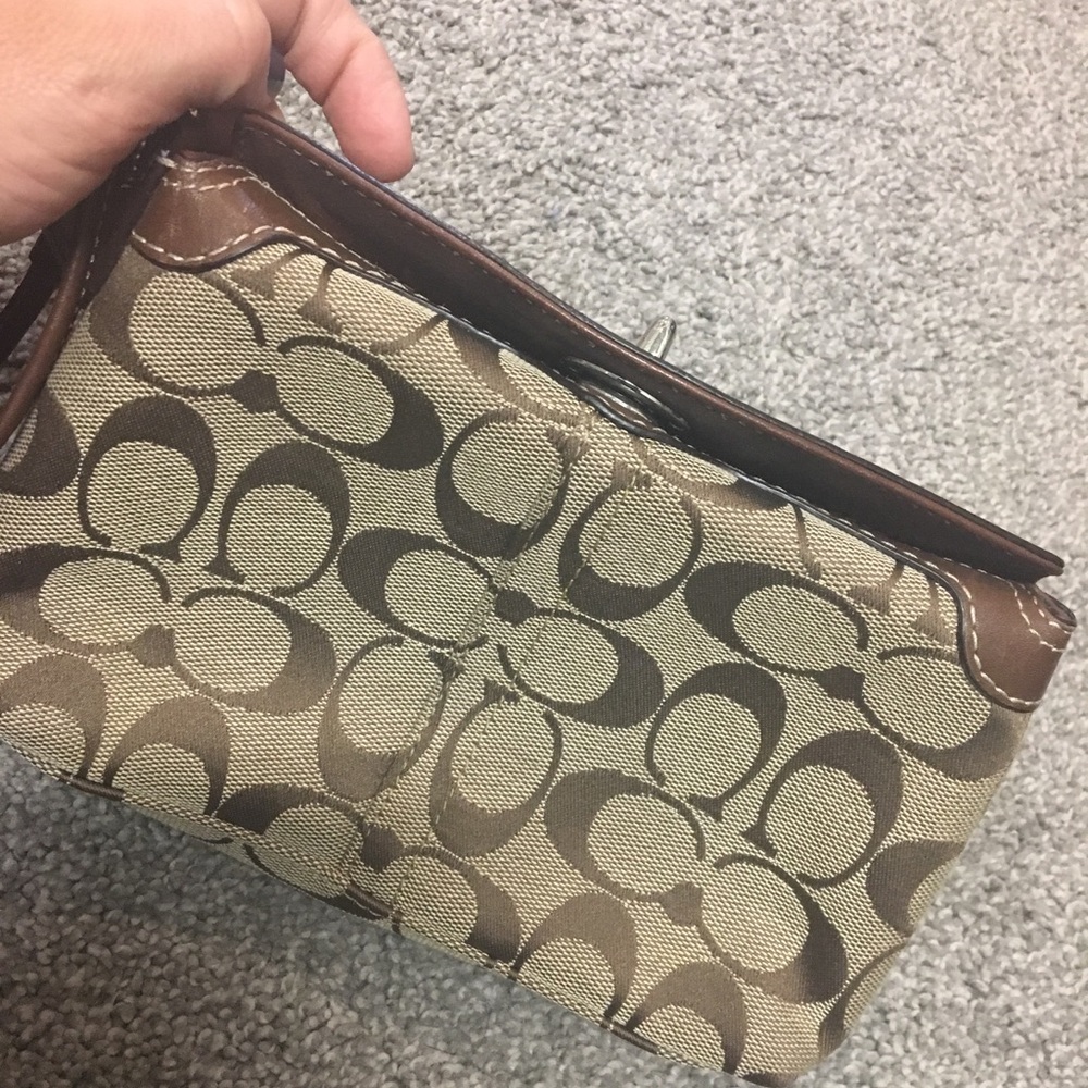 Coach Wristlet, great condition!